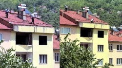 Ne Kask Ne Halat! 5 Katlı Binanın Çatısında Ölümüne Mesai