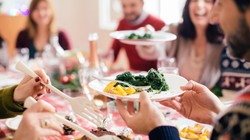 Yemek Yerken Bu Hareketleri Yapmak Zeka Eksikliğinin Göstergesi