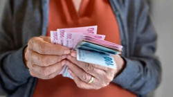 Emekli Olduktan Sonra Çalışanların Maaşları Kesilecek mi? O Tarihten Sonra Sigortası Olanlar Dikkat!