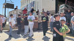 Bursa'da Ücretsiz Karpuzu Duyan Akın Etti