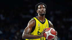 Nigel Hayes-Davis Sonunda İmzayı Attı