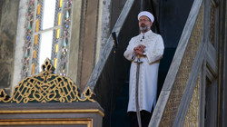 Kıyafetler, Estetik, Dövme, Sosyal Medya... Diyanet'in Hedefinde Yine Kadınlar Var! Cuma Hutbesi Tepki Çekti