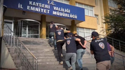 Kayseri’de Dolandırıcılık Operasyonu: 7 Şüpheli Yakalandı, 4’ü Tutuklandı