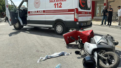 Karaman’da Otomobille Çarpışan Kurye Yaralandı