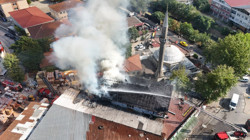 Beykoz Küçüksu’da 3 Katlı Binanın Çatısında Yangın