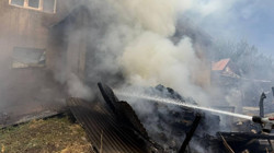 Muş’ta Ev ve Samanlıkta Çıkan Yangın Söndürüldü