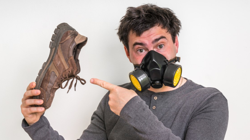 Yazın Kokan Ayakkabıları Hızla Tazelemenin Tüyosu Açıklandı