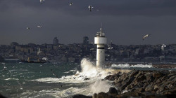 AKOM'dan Kritik Uyarı! Kuvvetli Fırtına Çok Fena Bastıracak, İstanbul'da Yer Yerinden Oynayacak
