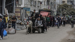 İsrail Katliamı Sürdürüyor... Gazze'de En Acı İkilem: 'Evimizde mi Öleceğiz Yolda mı?'