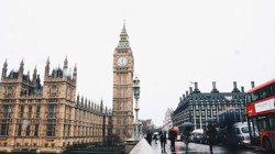 İngiltere'de Belediyeler Borç Kıskacında: Kamu Binaları Satışa Çıkıyor