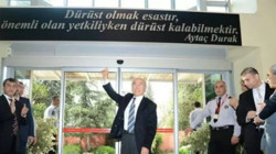 Uçakta Kalp Krizi Alarmı... Eski Başkan Yoğun Bakımda