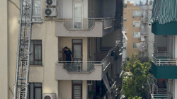 Antalya'da Evde Düşen Kadın Kapı Kırılarak Kurtarıldı