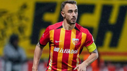 Beşiktaş'a Yeni Transfer! Sağ Kanada Dev Takviye