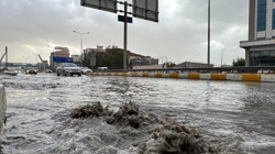 Van’da Aniden Bastıran Yağmur Hayatı Olumsuz Etkiledi