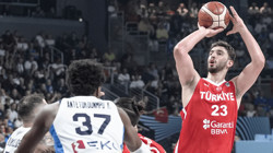 Tarihi Maçta Tarihi Fark! 12 Dev Adam Yunanistan'ı Devirerek Finale Yükseldi