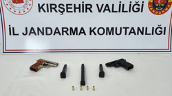 Kırşehir’de Ruhsatsız Silah Taşıyan 2 Kişi Yakalandı
