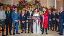 Olağanüstü Kurultay Öncesi Sıcak Kareler: CHP’liler Düğünde Buluştu