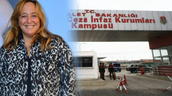 Ayşe Barım İlk Kez Anlattı: 'Sektör Bana Sahip Çıkmadı, Burada Bunun Yasını da Tutuyorum'