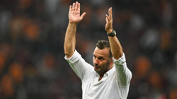 Okan Buruk’un Tahtı Yerle Bir Oluyor! Galatasaraylı Yöneticinin Görüştüğü Ünlü Teknik Direktörü Resmen Açıkladılar