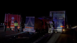 Mersin'de Feci Kaza! İşçi Taşıyan Minibüs, Tıra Çarptı: 3 Ölü, 16 Yaralı