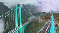 Dünyanın En Yüksek Köprüsü Trafiğe Açıldı