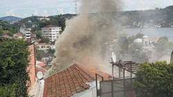 Beşiktaş'ta Yangın Çıkan 4 Katlı Bina Çöktü!