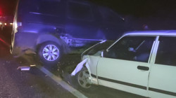 Derebucak’ta Otomobil ile Minibüs Çarpıştı: 2 Kişi Yaralandı