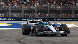 Singapur'da Pole Pozisyonu Russel'ın