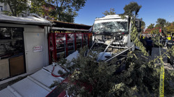 Korkunç Sabah! Fren Arıza Yaptı, Önüne Ne Geldiyse Biçti: Tam 7 İş Yeri...