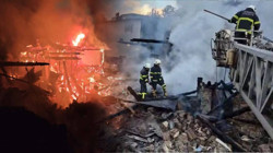 Adana'da Yanan Ev Çöktü, İki Kardeş Enkaz Altında Kaldı