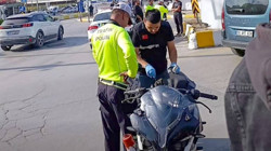 Çalıntı Motosikletle Kaza Yapan Sürücü Polisten Kaçamadı