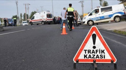 Konya’da Feci Kaza! Çarpışan Otomobillerden Biri Durağa Daldı