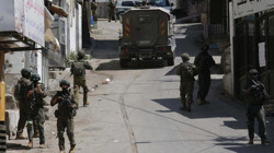 İsrail, Batı Şeria’da 2 Filistinliyi Gözaltına Aldı