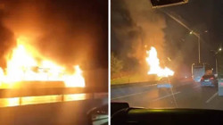 Eyüpsultan’da İETT Otobüsü Alev Alev Yandı! Otobüs Küle Döndü