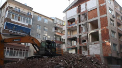 Bahçelievler’de Yıkım Sonrası Şok: Gerçek 38 Yıl Sonra Ortaya Çıktı! Yatak Odaları Sokağa Açıldı