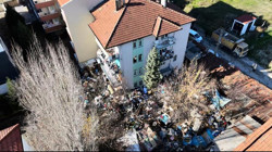 Böyle Çöp Ev Görülmedi! Tam 10 Kamyon Çöp Çıktı