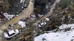 Korkunç Kaza! Metrelerce Yükseklikten Dereye Uçtu, Son Anda Atlayarak Kurtuldu