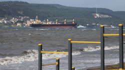 Marmara'da Kuvvetli Lodos Alarmı: Çanakkale Boğazı Kapatıldı, Tün Feribotlar İptal