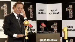 İspanyol Yıldız Julio Iglesias’a Cinsel Taciz Suçlaması