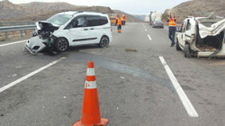 Niğde’de Can Pazarı! İki Araç Çarpıştı, 1 Ölü, 7 Yaralı