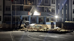 Düzce’de Korku Dolu Anlar... Okulun Çatısı Uçtu