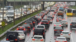 İstanbul'da Mesai Bitti, Trafik Yine Kilitlendi