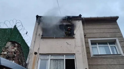 Fatih'te 3 Katlı Ev Cayır Cayır Yandı: 1 Ölü, 7 Yaralı