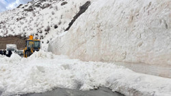 Hakkari-Şırnak Yoluna Çığ Düştü