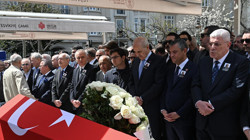 Hümsettin Cindöruk'un Cenazesinde Gergin Anlar! Kılıçdaroğlu ile Özgür Özel Tokalaşmadı: Özel'den İlk Açıklama