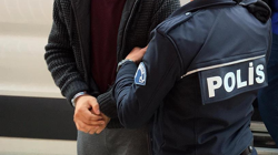 Polis Yeleğiyle Yayın Yaptı, Yakayı Ele Verdi