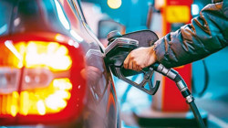 Araç Sahipleri Dikkat! Akaryakıtta Sürpriz İndirim: Tabela Gece Yarısı Değişti