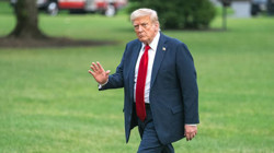 Trump'tan Bir İran Açıklaması Daha: 'Ekonomileri Çöktü, Teslim Olmak Zorundalar'