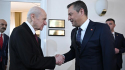 Özel'den Bahçeli'nin 'CHP'ye Mutlak Butlan' Çıkışına İlk Tepki: Kıymetli, Önemli Bir Açıklama