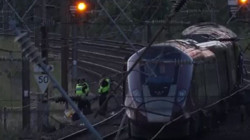 İngiltere’deki İki Yolcu Treni Çarpıştı! Ölü ve Yararlılar Var